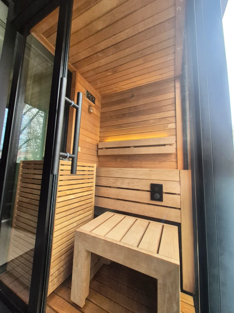 Sauna Finlandeza de exterior custom Mira S Auroom Proiect Hidrostyle Bucuresti Pic3