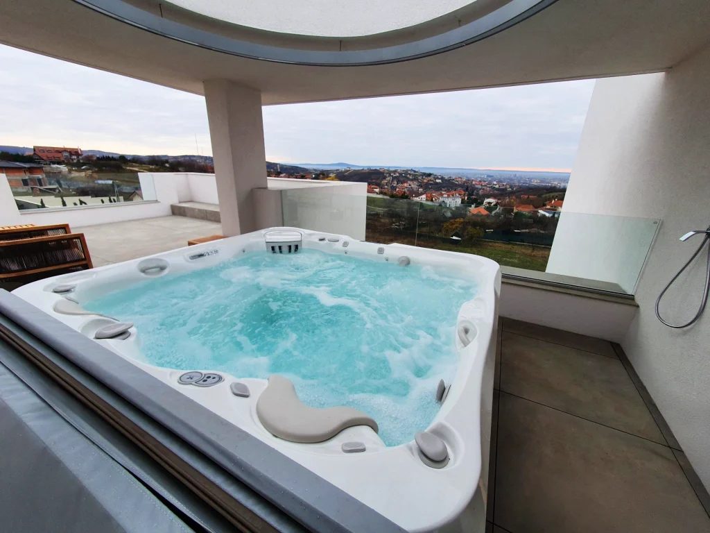 Cada cu hidromasaj Caldera Spas Provence Proiect Hidrostyle Oradea Pic 1