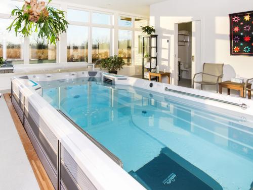 E500-Endless-Pools-interior