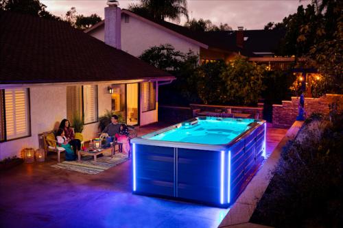 X500-Endless-Pools-lumini-AlpineWhite-Gray